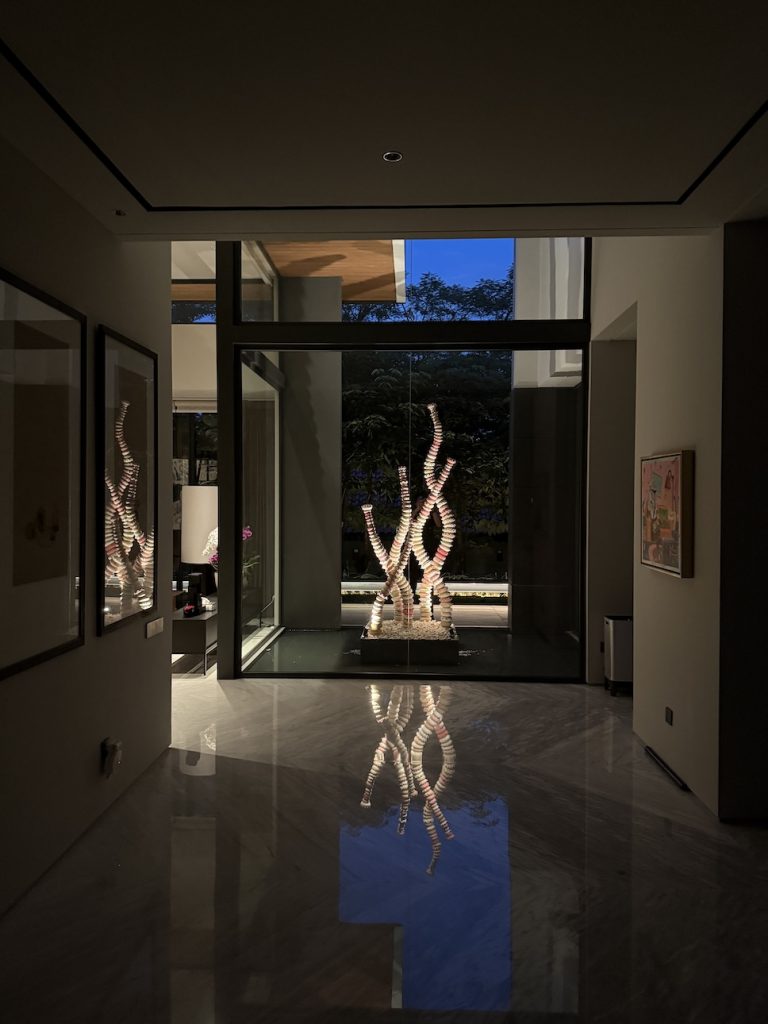 Beautiul Life Indonesian Various Stoneware 100 x 100 x 270 cm 2025 Night (3)