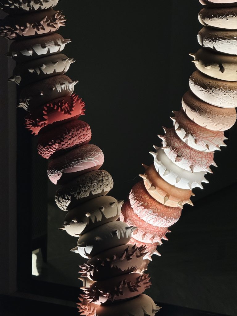 Beautiul Life Indonesian Various Stoneware 100 x 100 x 270 cm 2025 Night (3)