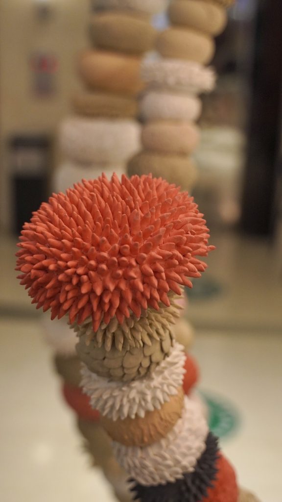 Steady Living Indonesian Various Stoneware 80 x 60 x 280 cm 2022 (Pedestal Version) detail 3
